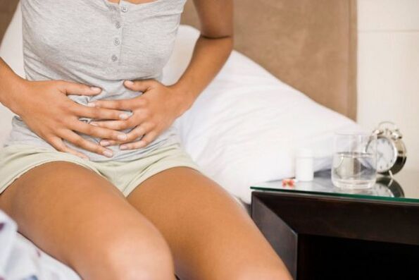 abdominal pain caused by worms