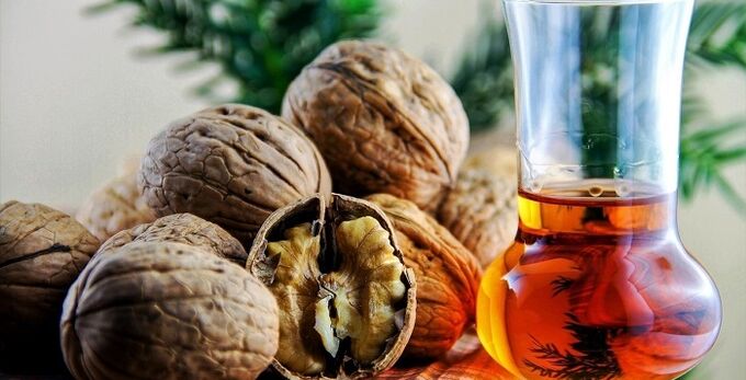 Inject walnut skin to remove parasites